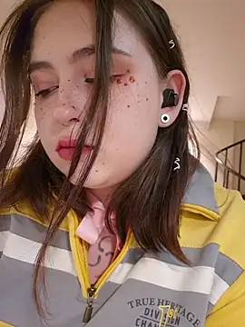 Snapshot of Yammy_Yumi chatting on 11.30.25 Yammy Yumi online show from 11.30.25