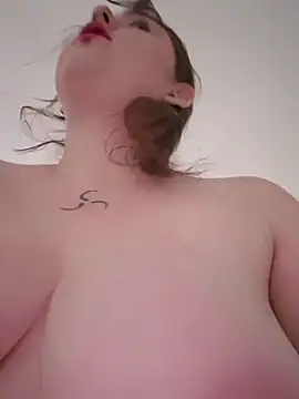 Snapshot of Yammy_Yumi chatting on 12.05.25 Yammy Yumi online show from 12.05.25