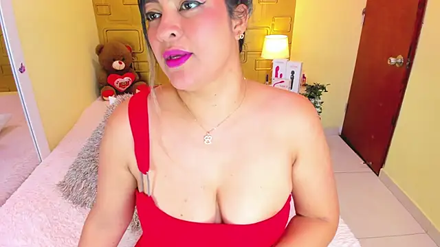 Snapshot of Julia_Haye chatting on 10.27.25 Julia Haye online show from 10.27.25