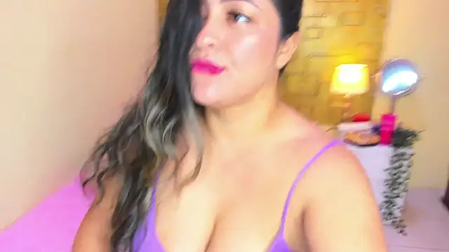 Julia Haye online show from 05.17.26