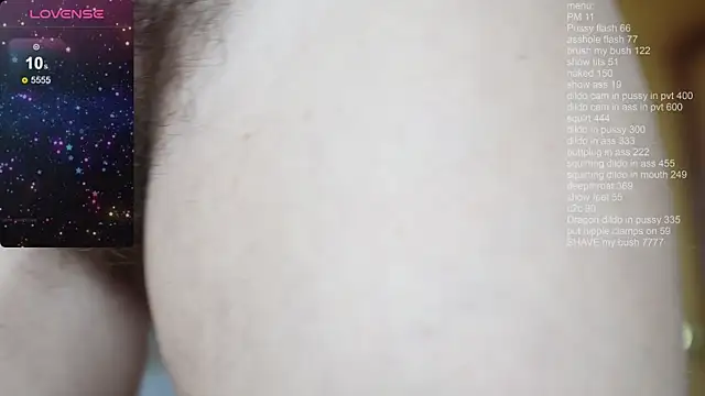 Snapshot of SophieBush chatting on 11.17.25 SophieBush online show from 11.17.25