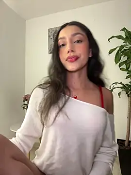 Snapshot of SelenaStone chatting on 11.25.25 SelenaStone online show from 11.25.25