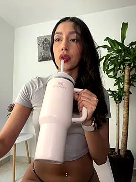 Snapshot of SelenaStone chatting on 12.15.25 SelenaStone online show from 12.15.25