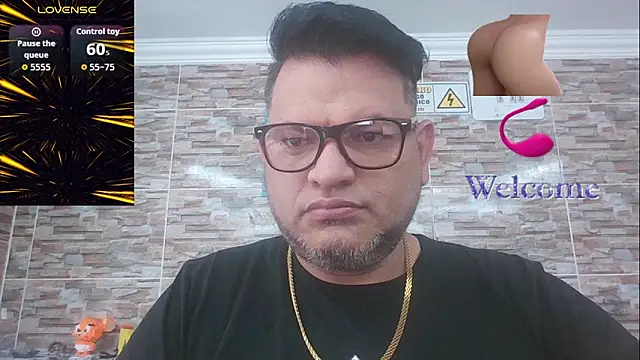 Snapshot of SexDiffrent chatting on 10.21.25 SexDiffrent online show from 10.21.25