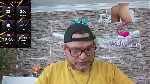 Snapshot of SexDiffrent chatting on 11.02.25 SexDiffrent online show from 11.02.25