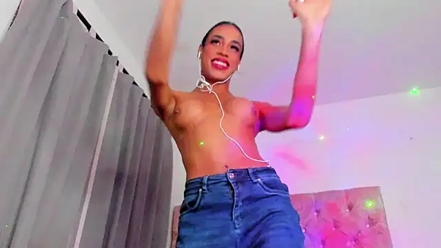 Snapshot of KatalinaMillan chatting on 01.08.26 KatalinaMillan online show from 01.08.26