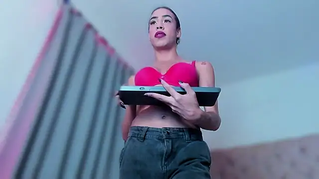 Snapshot of KatalinaMillan chatting on 03.01.26 KatalinaMillan online show from 03.01.26