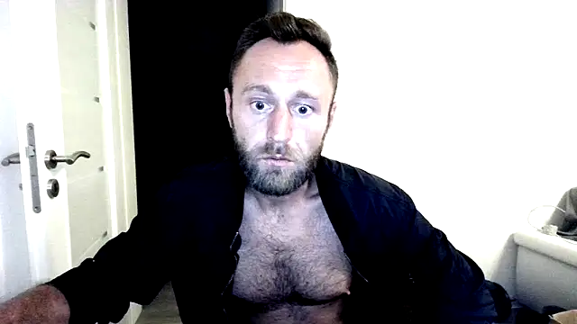 Snapshot of geilehure26 chatting on 09.16.25 geilehure26 online show from 09.16.25