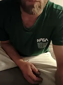 Snapshot of geilehure26 chatting on 11.16.25 geilehure26 online show from 11.16.25