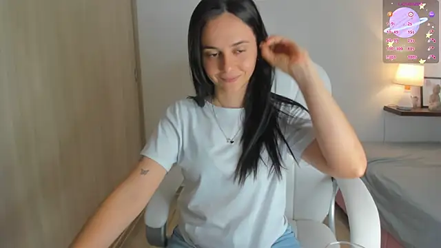 Snapshot of lucia_s1 chatting on 01.24.25 lucia s1 online show from 01.24.25