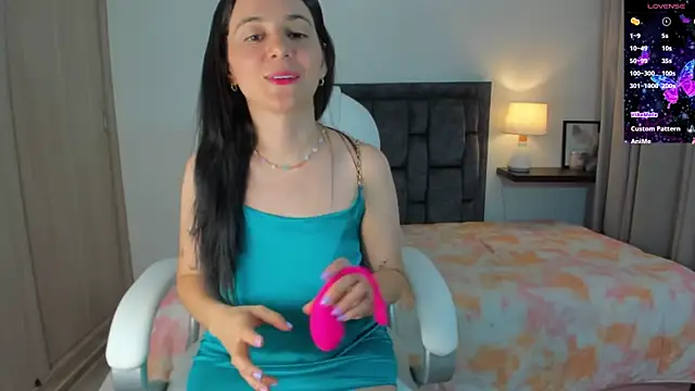 Snapshot of lucia_s1 chatting on 02.19.25 lucia s1 online show from 02.19.25