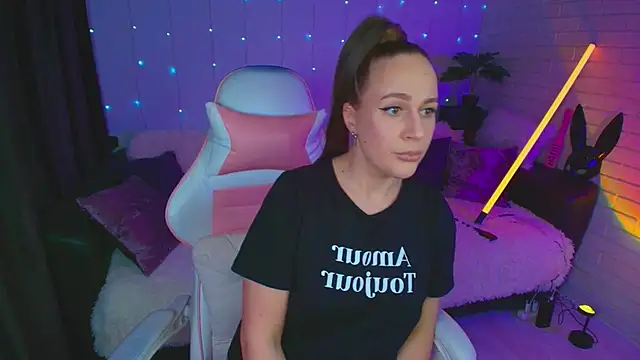 Snapshot of pepper_cat_ chatting on 12.04.25 pepper cat online show from 12.04.25