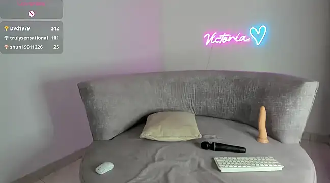 victoria 027 online show from 02.13.25