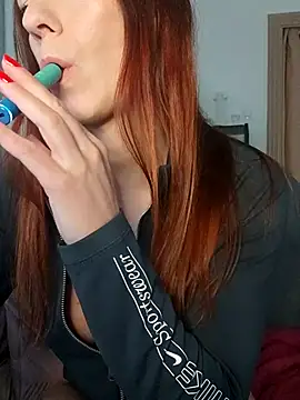 clara-francaise online show from 06.03.26
