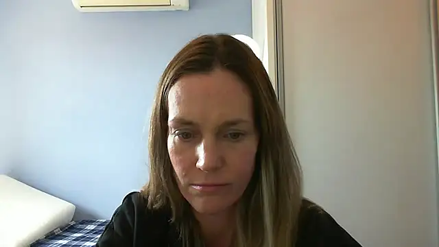 Annylove1 online show from 10.22.25