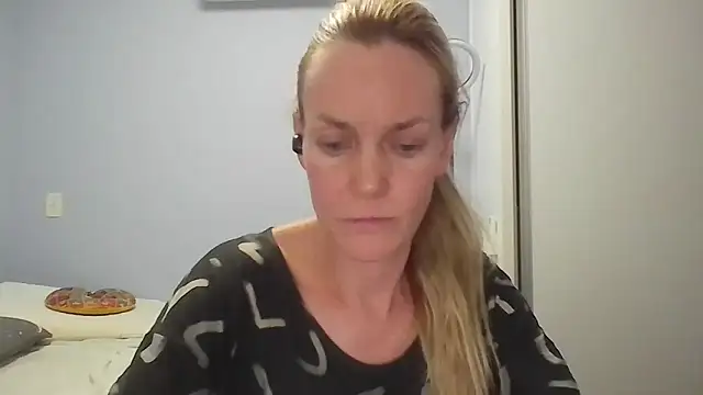 Annylove1 online show from 04.10.26