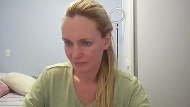 Snapshot of Annylove1 chatting on 04.19.26 Annylove1 online show from 04.19.26
