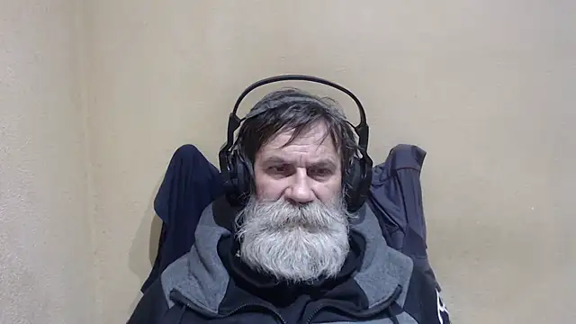 Snapshot of AlexNudo chatting on 01.15.26 AlexNudo online show from 01.15.26