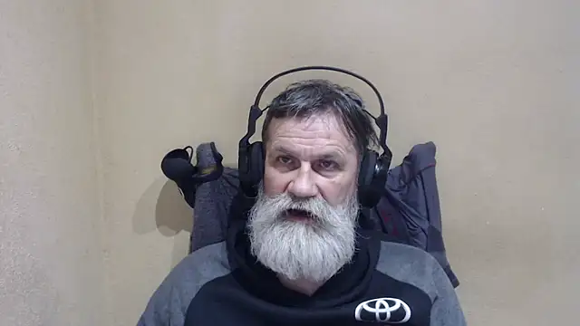 Snapshot of AlexNudo chatting on 02.13.26 AlexNudo online show from 02.13.26