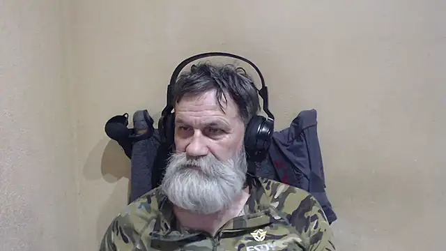 Snapshot of AlexNudo chatting on 02.15.26 AlexNudo online show from 02.15.26