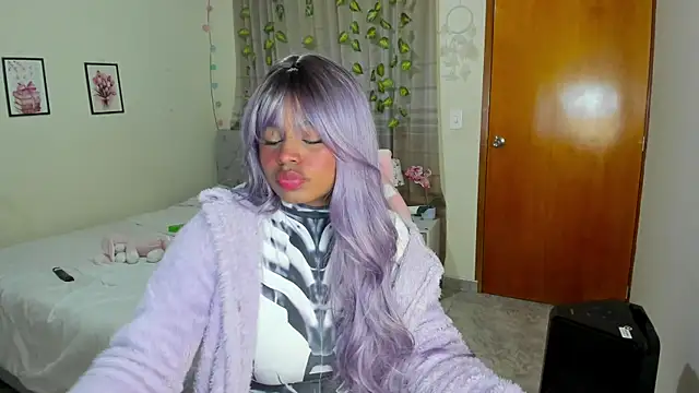 Snapshot of charlott7 chatting on 11.27.25 charlott7 online show from 11.27.25