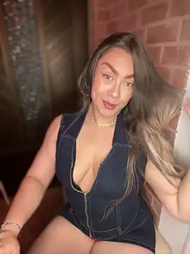 Im sophiie online show from 03.20.25