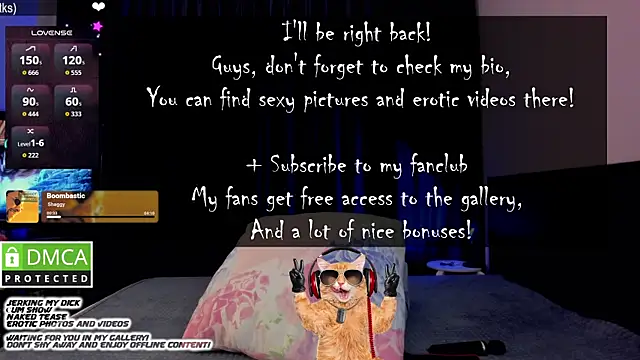 Snapshot of Lee_Loo chatting on 10.12.25 Lee Loo online show from 10.12.25