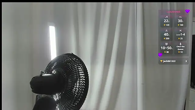 Snapshot of AlmaSean chatting on 12.10.24 AlmaSean online show from 12.10.24