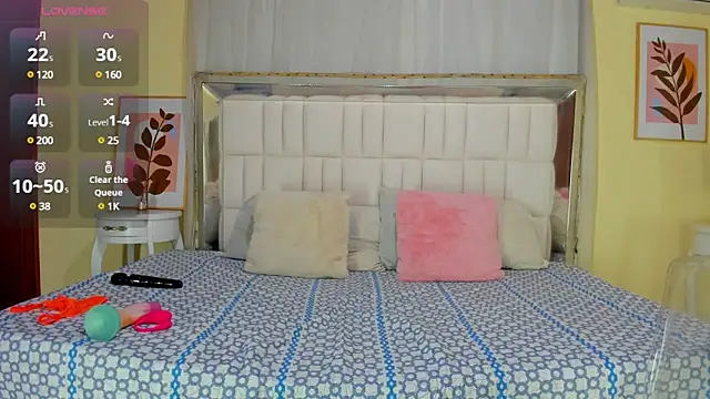 Snapshot of AlmaSean chatting on 03.15.25 AlmaSean online show from 03.15.25