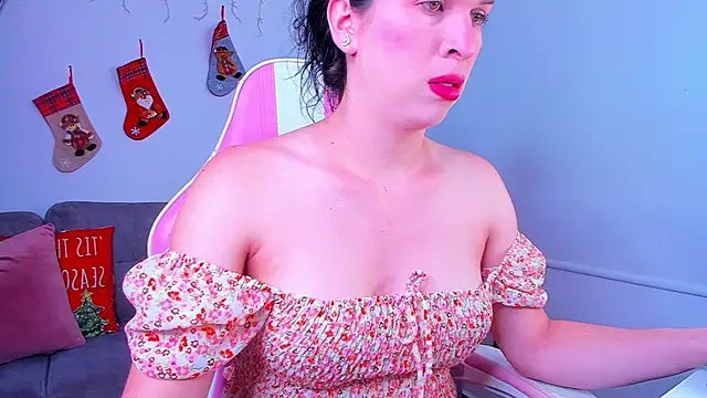 Snapshot of Ariana_f chatting on 11.28.25 Ariana f online show from 11.28.25