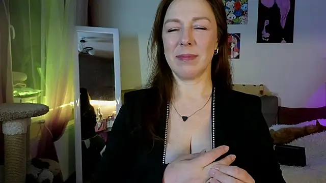 Snapshot of vanessawis_ chatting on 12.06.24 vanessawis online show from 12.06.24