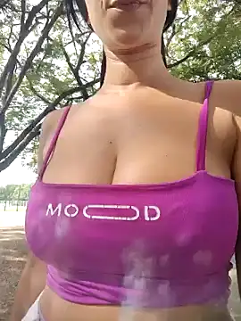 Snapshot of lady-rosse chatting on 12.14.24 lady-rosse online show from 12.14.24