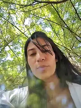 Snapshot of lady-rosse chatting on 12.18.24 lady-rosse online show from 12.18.24