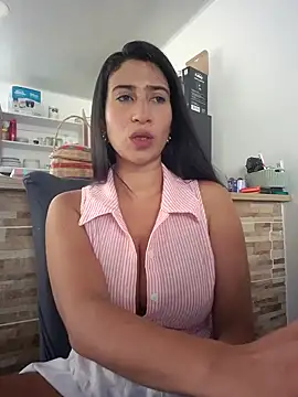 Snapshot of lady-rosse chatting on 09.28.25 lady-rosse online show from 09.28.25