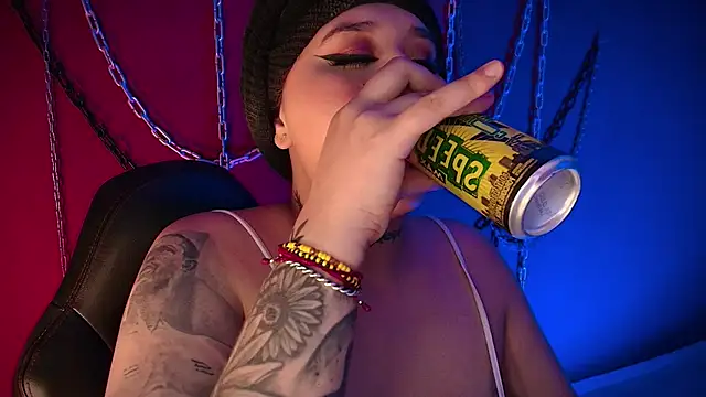 Snapshot of Laura_takint chatting on 12.31.24 Laura takint online show from 12.31.24