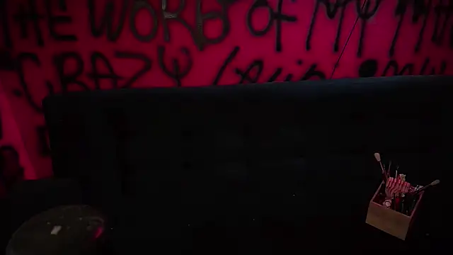 Snapshot of Laura_takint chatting on 02.05.25 Laura takint online show from 02.05.25