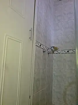 Snapshot of Laura_takint chatting on 11.12.25 Laura takint online show from 11.12.25