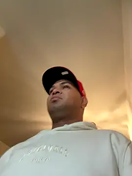 Snapshot of marhi32 chatting on 10.24.25 marhi32 online show from 10.24.25