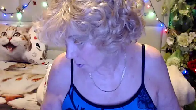 Snapshot of HappyWomanOn chatting on 03.21.26 HappyWomanOn online show from 03.21.26