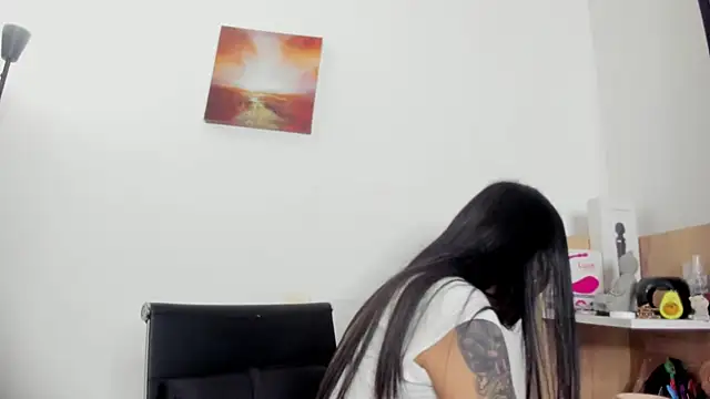 Snapshot of nia__white chatting on 06.06.26 nia white online show from 06.06.26