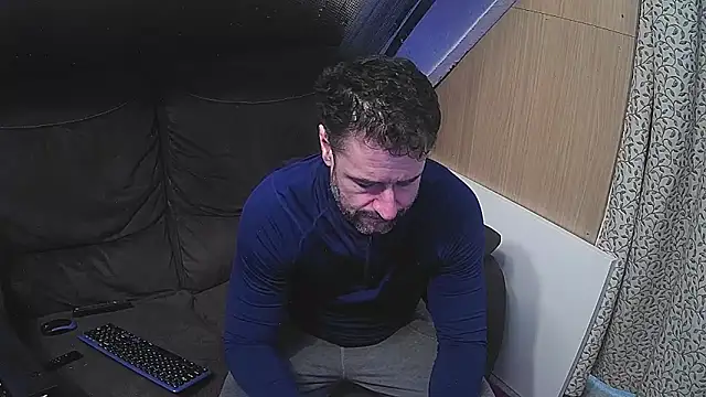 Snapshot of rob2810 chatting on 02.26.25 rob2810 online show from 02.26.25