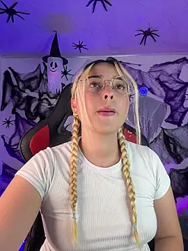 Irisweet  online show from 10.27.25