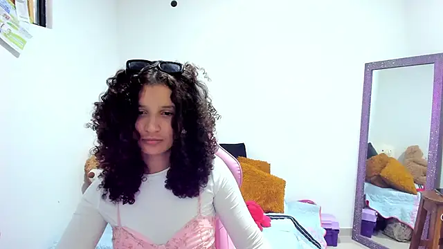 Snapshot of Cositarica_ chatting on 10.05.25 Cositarica online show from 10.05.25