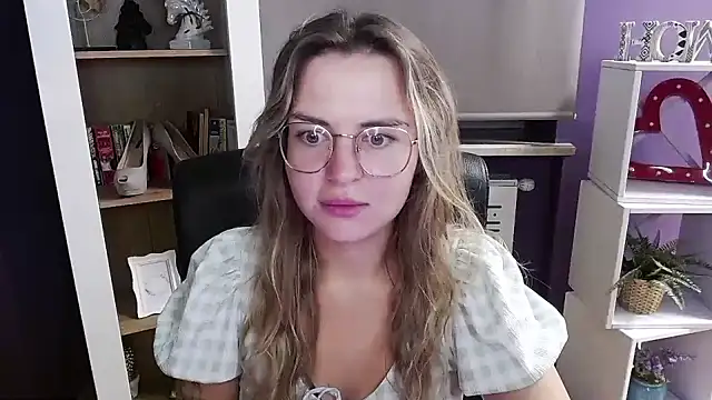 Zoey Erotic online show from 10.10.25