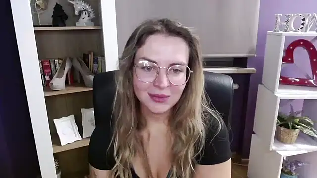 Zoey Erotic online show from 10.13.25