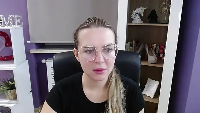 Zoey Erotic online show from 11.13.25