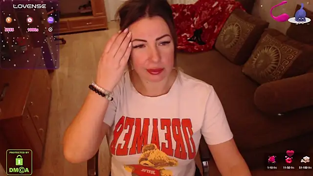 Snapshot of LauraClarck chatting on 01.23.25 LauraClarck online show from 01.23.25