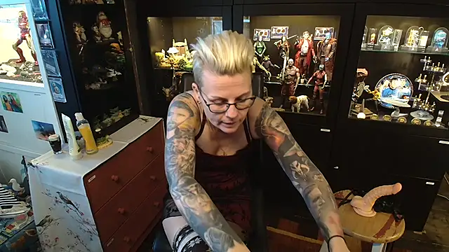 Snapshot of MaryG chatting on 01.23.25 MaryG online show from 01.23.25