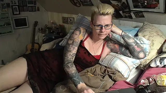 Snapshot of MaryG chatting on 01.30.25 MaryG online show from 01.30.25