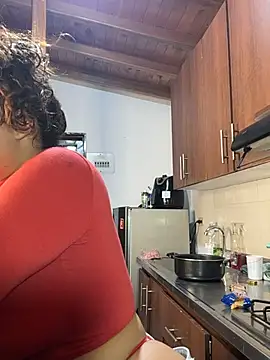 Snapshot of GiselReyes chatting on 10.07.25 GiselReyes online show from 10.07.25